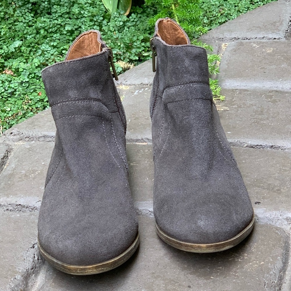 LUCKY BRAND "BROLLEY" Grey Suede Bootie SIZE 7.5